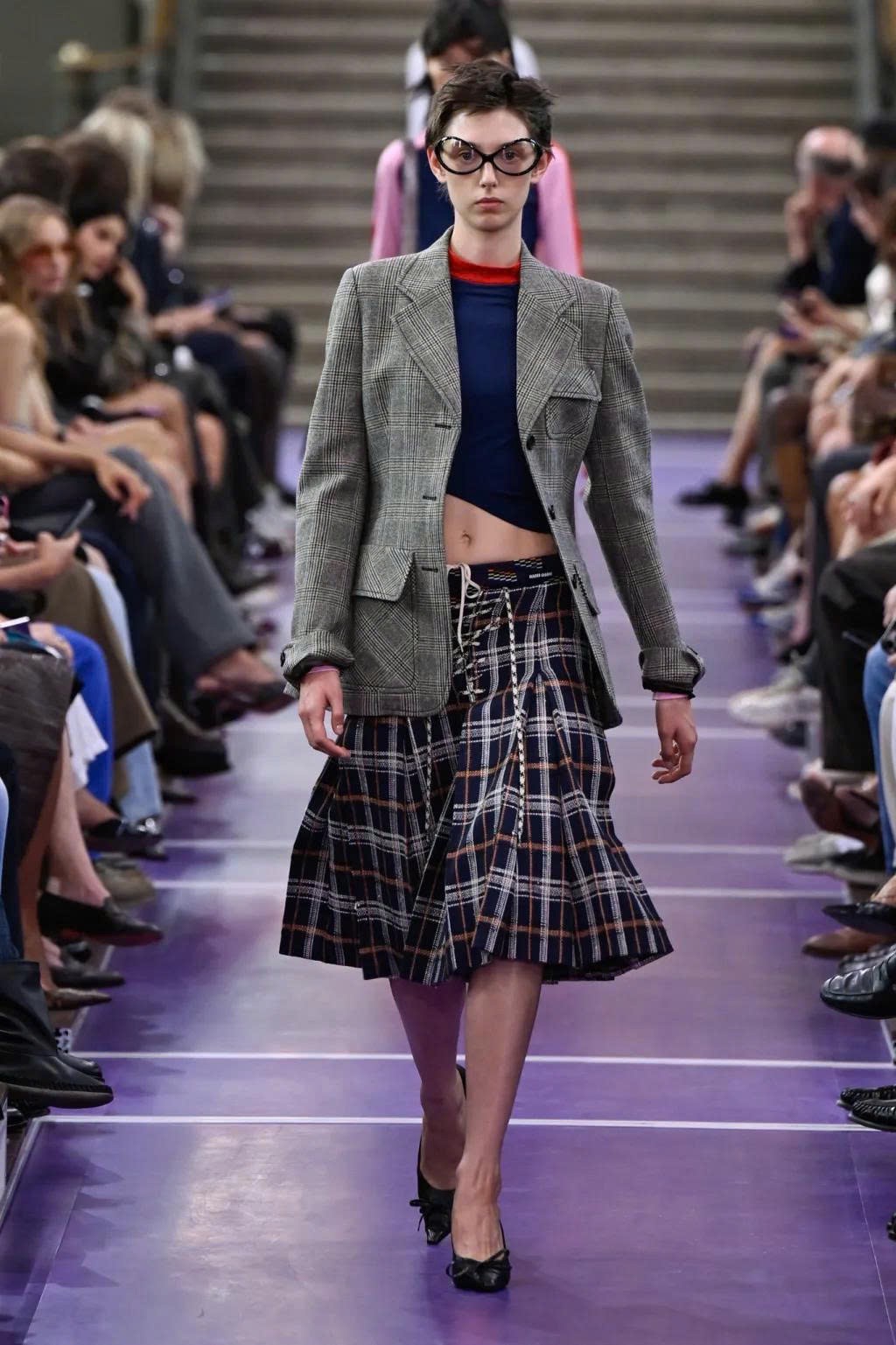 Hinh anh Miu Miu Spring/Summer 2027: Nghệ thuật làm mới những điều quen thuộc 45