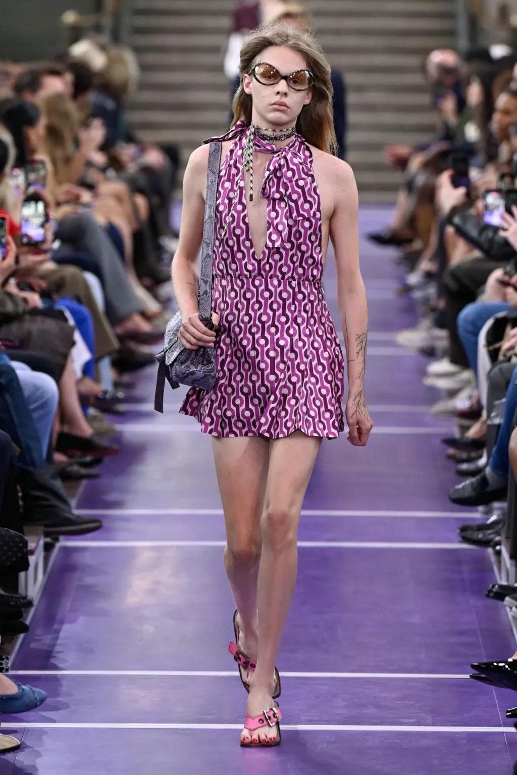 Hinh anh Miu Miu Spring/Summer 2027: Nghệ thuật làm mới những điều quen thuộc 21