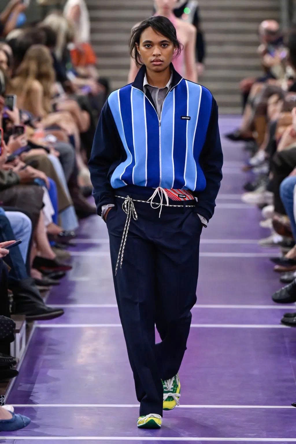 Hinh anh Miu Miu Spring/Summer 2027: Nghệ thuật làm mới những điều quen thuộc 41