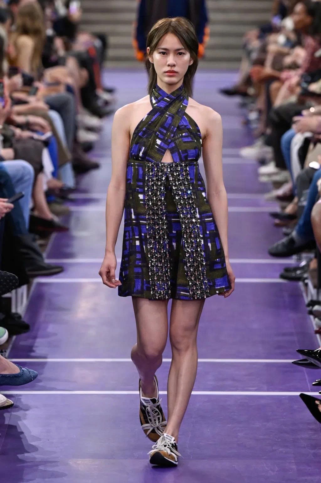 Hinh anh Miu Miu Spring/Summer 2027: Nghệ thuật làm mới những điều quen thuộc 17