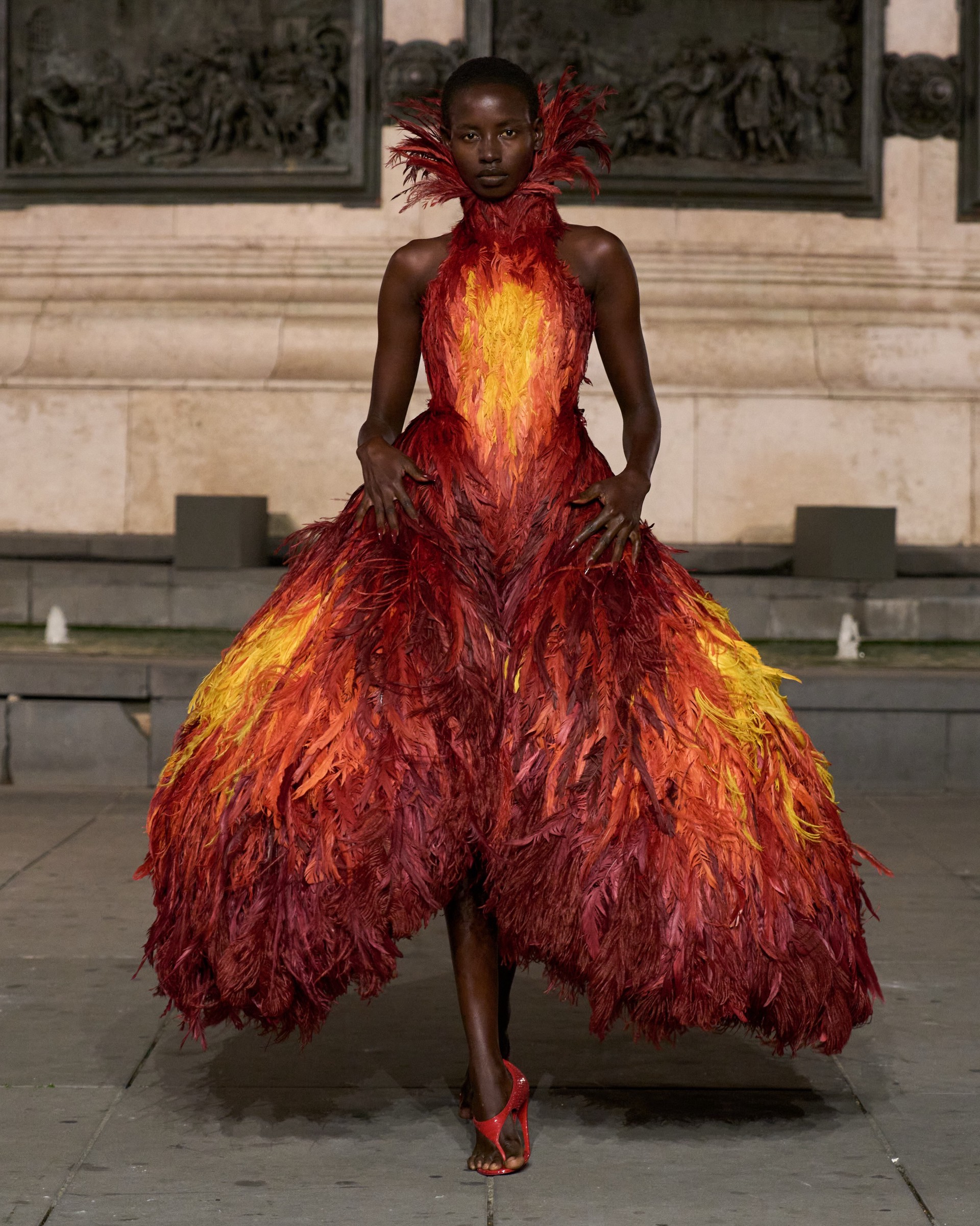 Hinh anh Những thế giới khác lạ tại Paris Fashion Week 18
