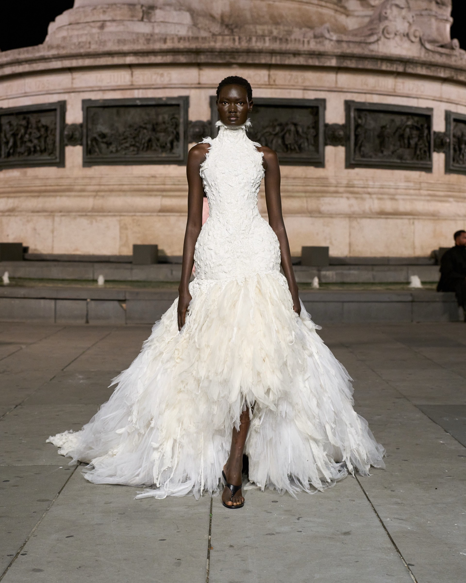 Hinh anh Những thế giới khác lạ tại Paris Fashion Week 17