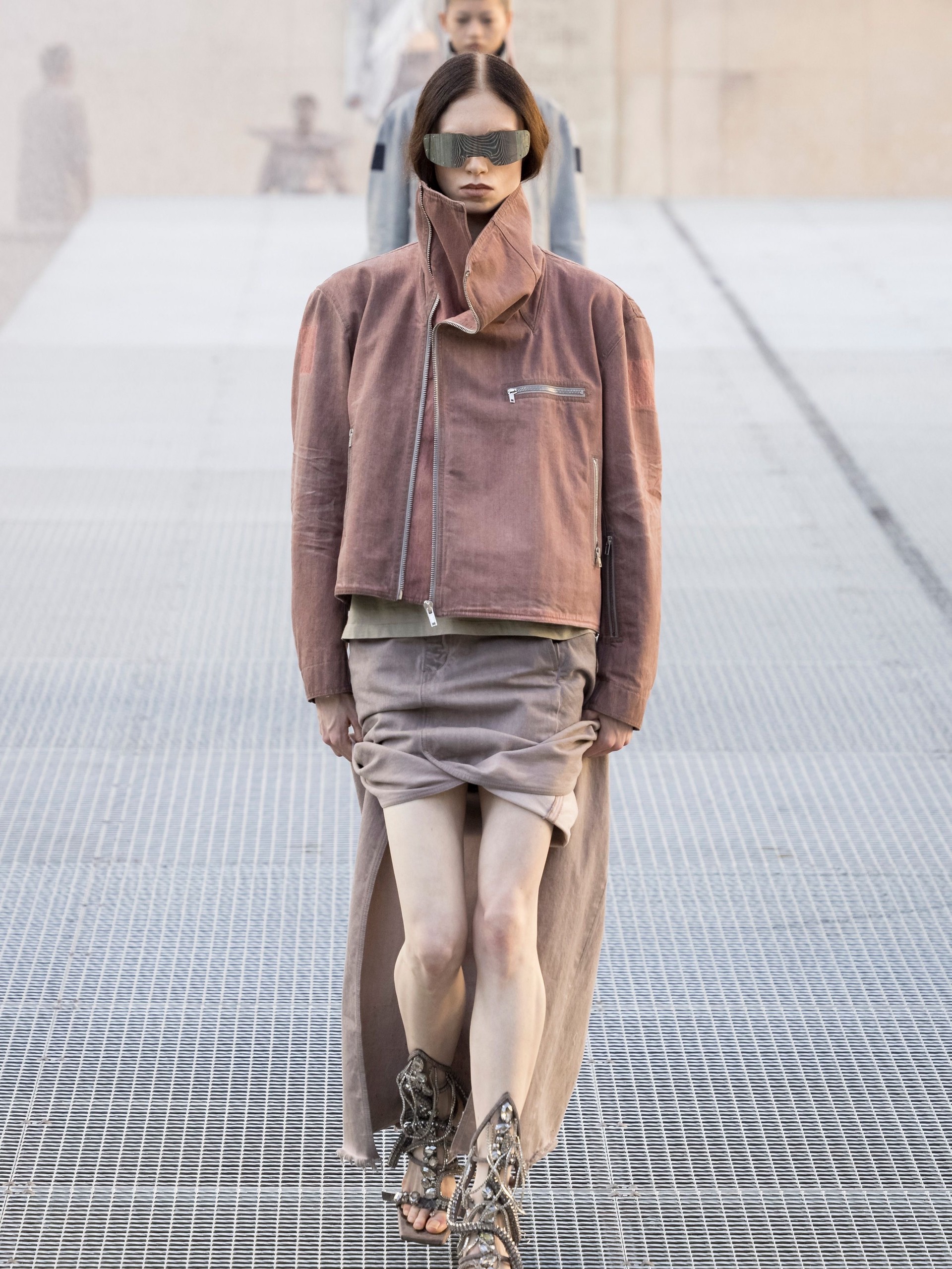Hinh anh Những thế giới khác lạ tại Paris Fashion Week 5