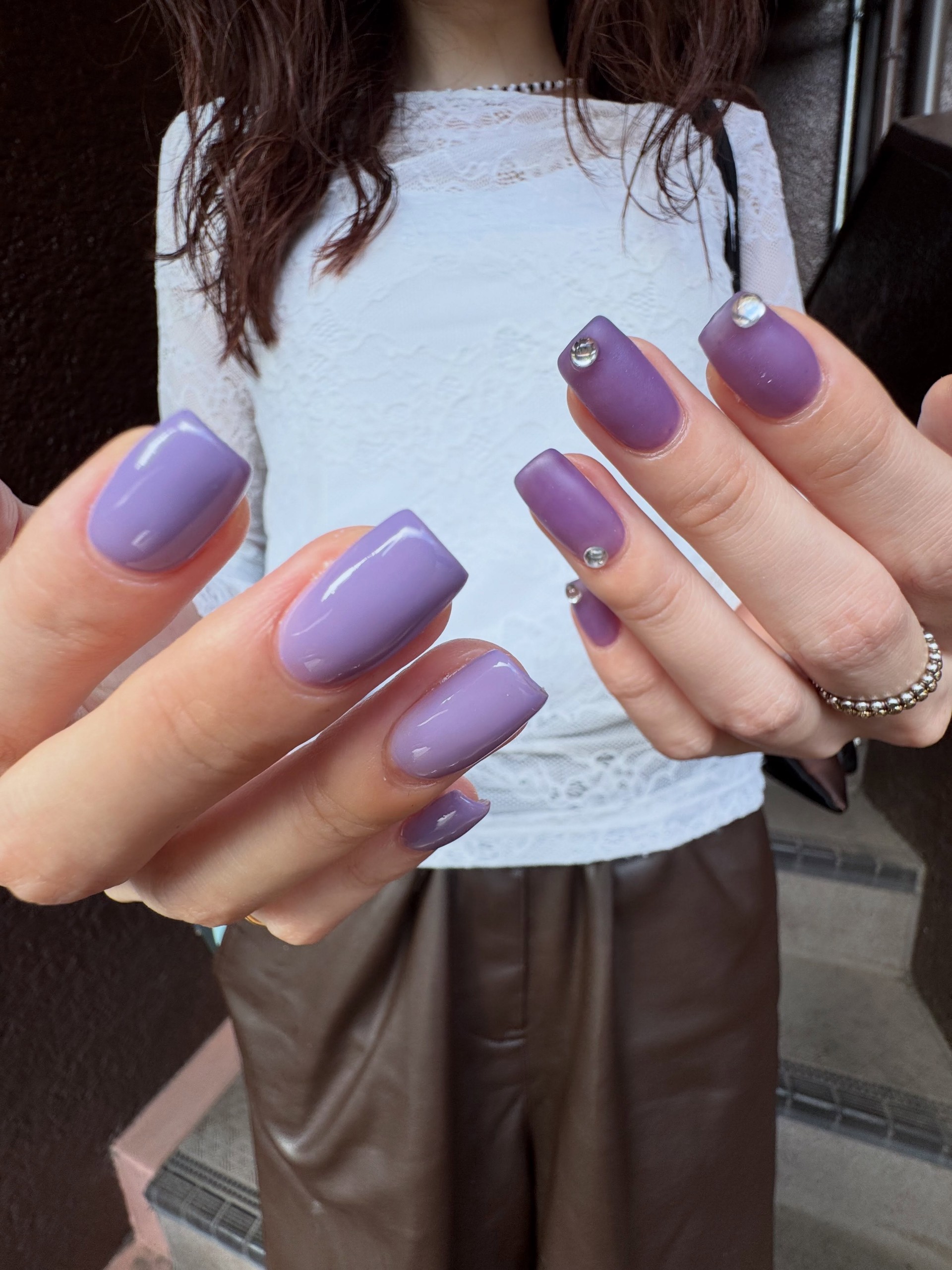 Hinh anh Nail Art Thu-Đông 2026: Mùa Thu gọi tên sắc tím 22