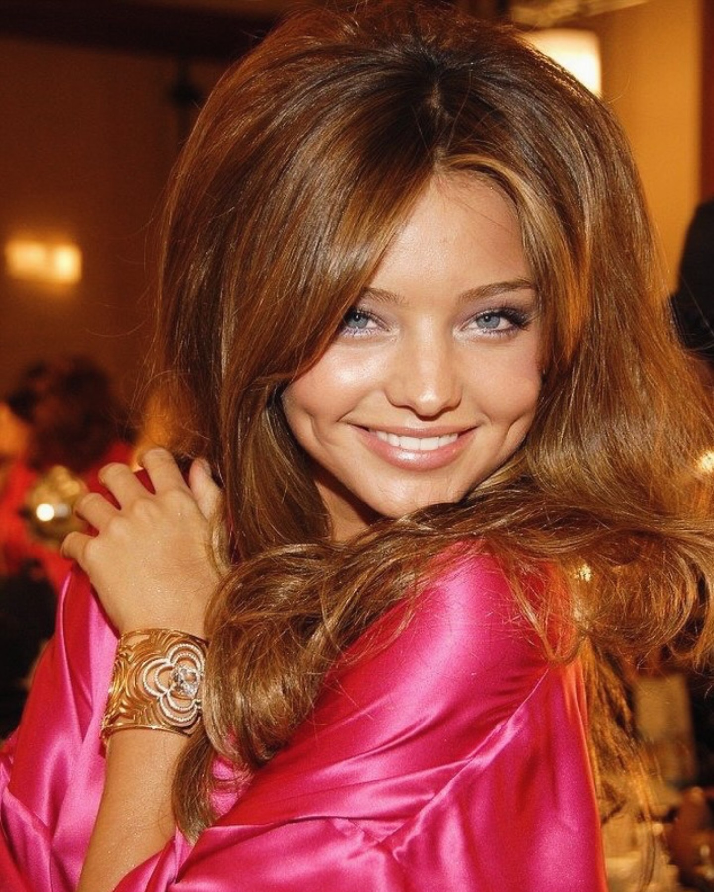 Hinh anh Bombshell hair: Mái tóc làm nên huyền thoại Victoria's Secret 7