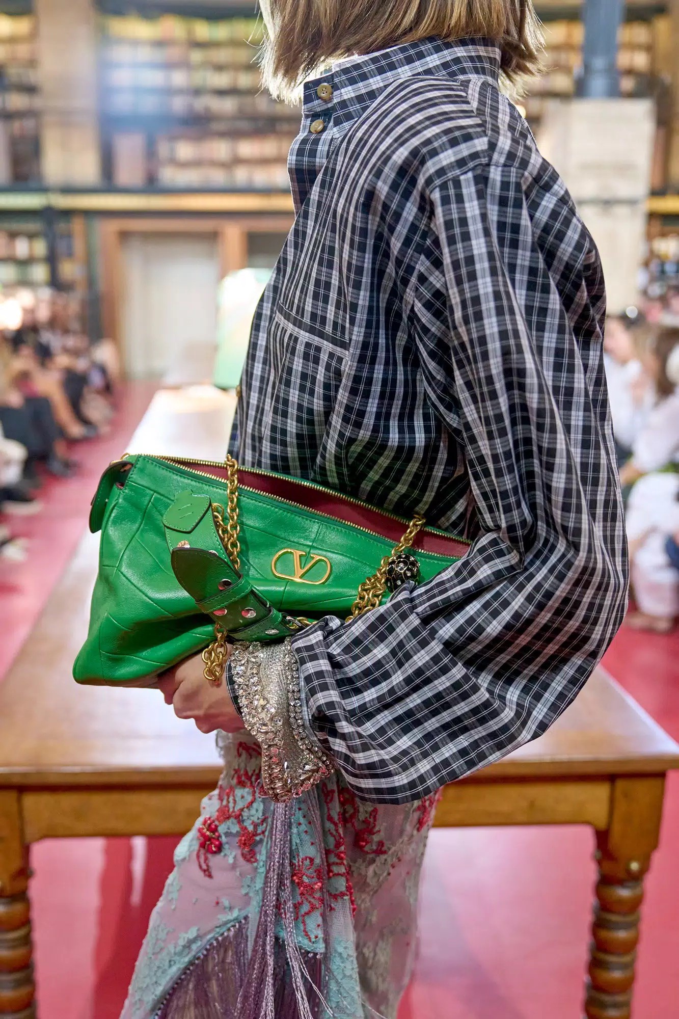 Hinh anh Valentino Spring/Summer 2027: Viết lại cú pháp của sự xa hoa 25