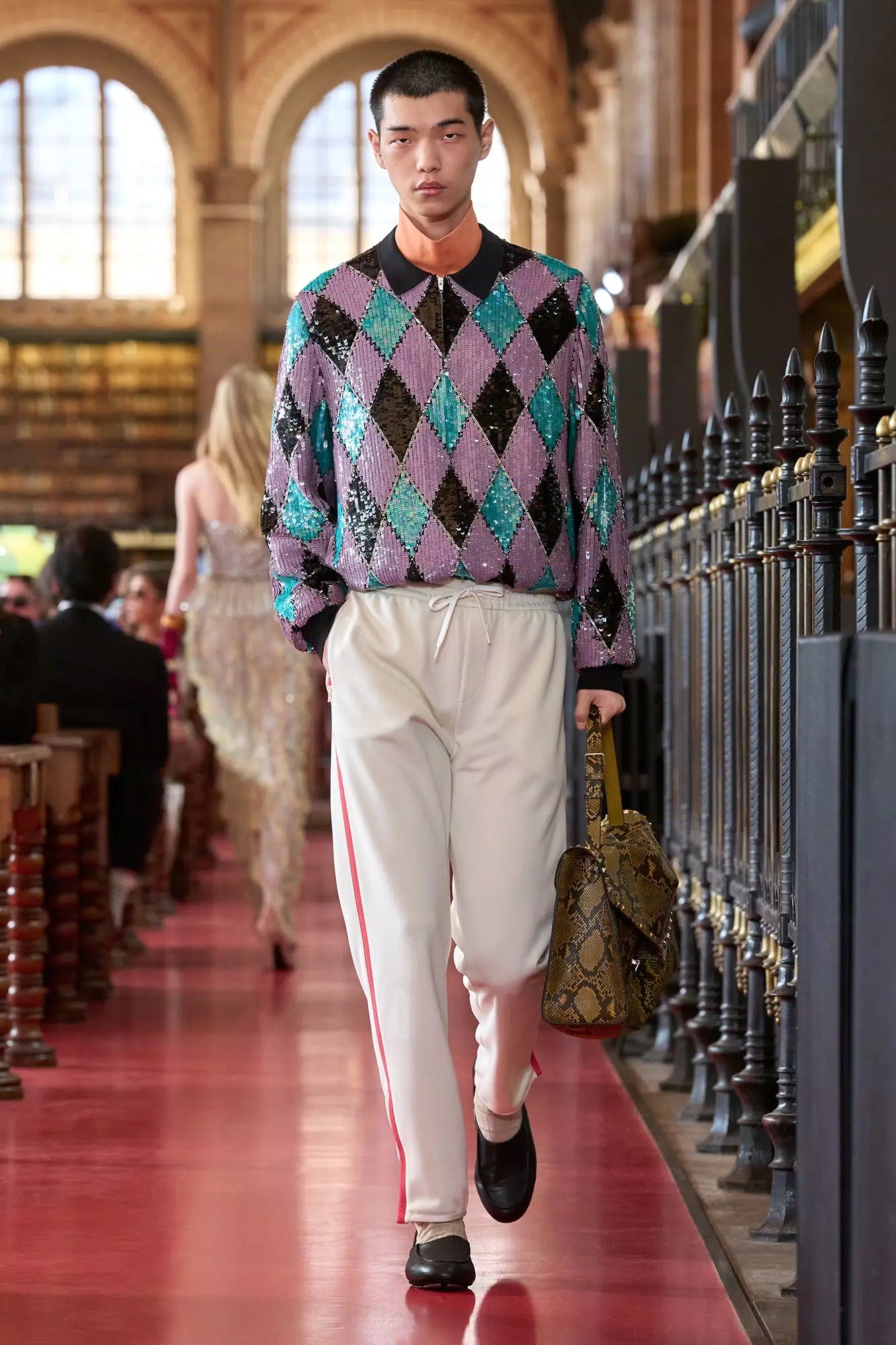 Hinh anh Valentino Spring/Summer 2027: Viết lại cú pháp của sự xa hoa 24