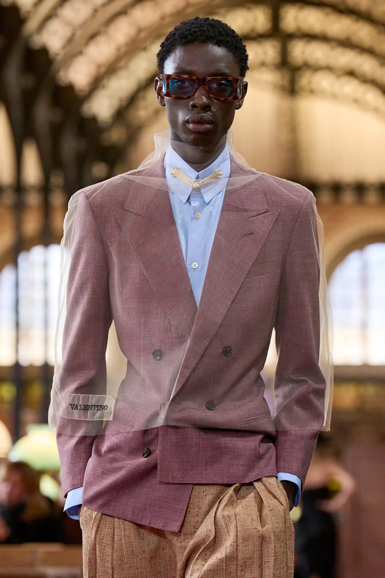 Hinh anh Valentino Spring/Summer 2027: Viết lại cú pháp của sự xa hoa 28