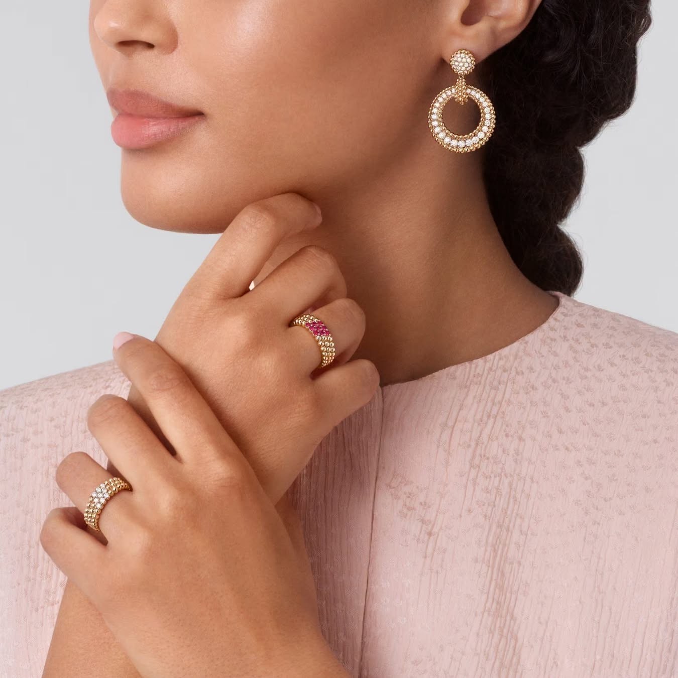 Hinh anh Thế giới sắc màu Perlée qua các thiết kế nhẫn mới từ Van Cleef & Arpels 5
