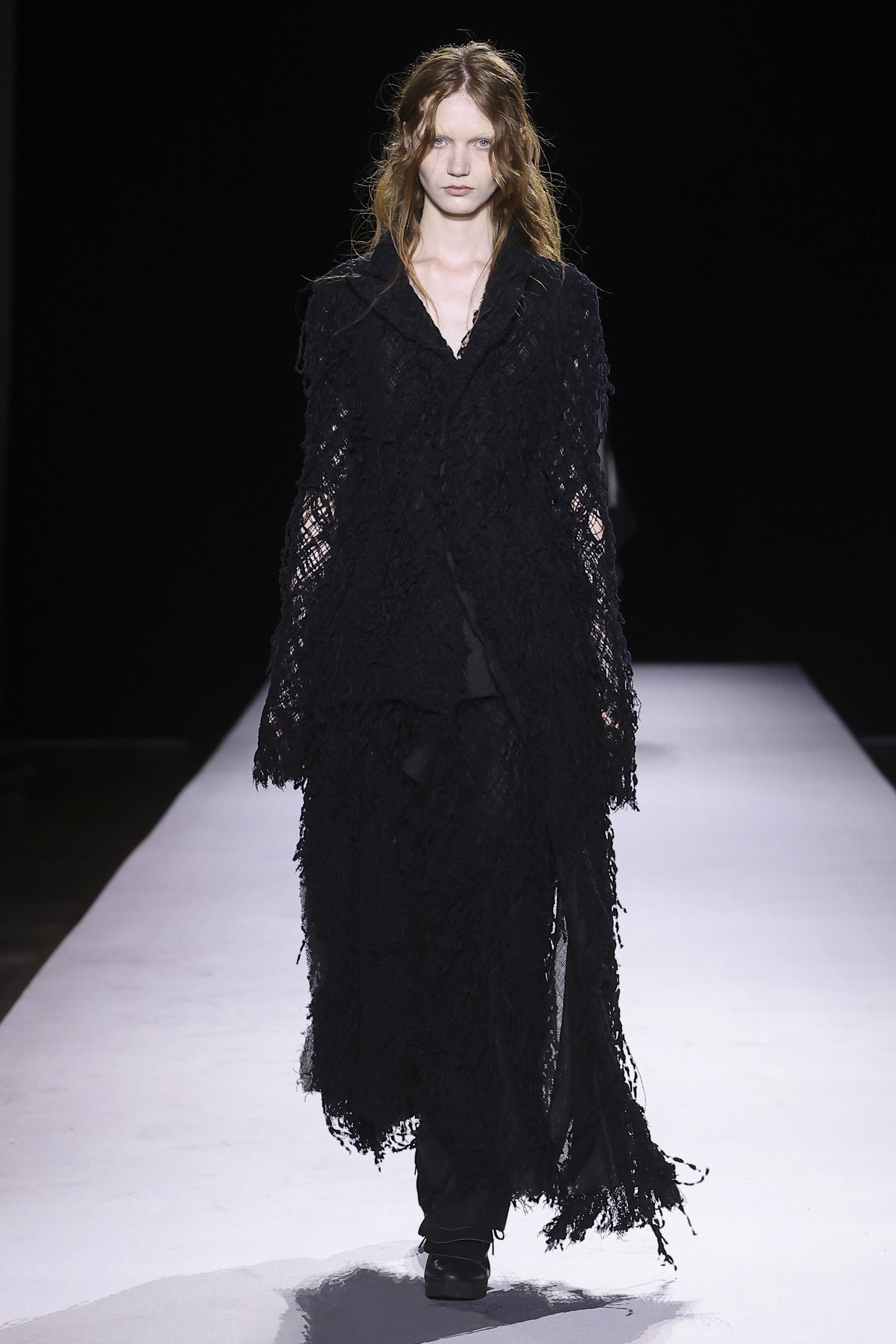 Hinh anh Yohji Yamamoto Xuân Hè 2027: Về với vải và sợi nơi áo quần khởi sinh 31