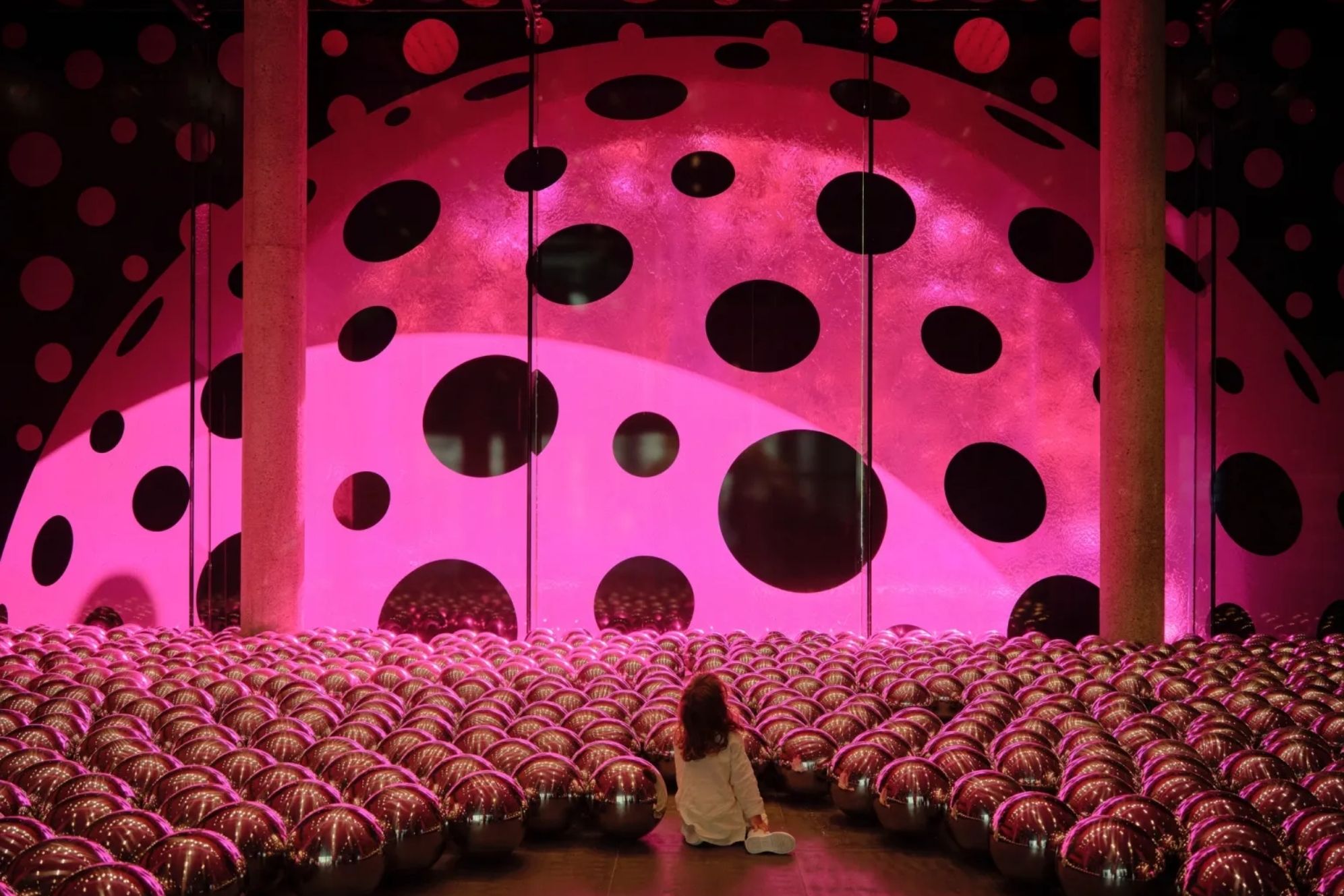 Hinh anh Tạm biệt Yayoi Kusama: di sản vô tận của “nữ hoàng chấm bi” giữa giao lộ nghệ thuật và thời trang 3