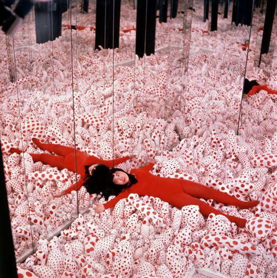Hinh anh Tạm biệt Yayoi Kusama: di sản vô tận của “nữ hoàng chấm bi” giữa giao lộ nghệ thuật và thời trang 10
